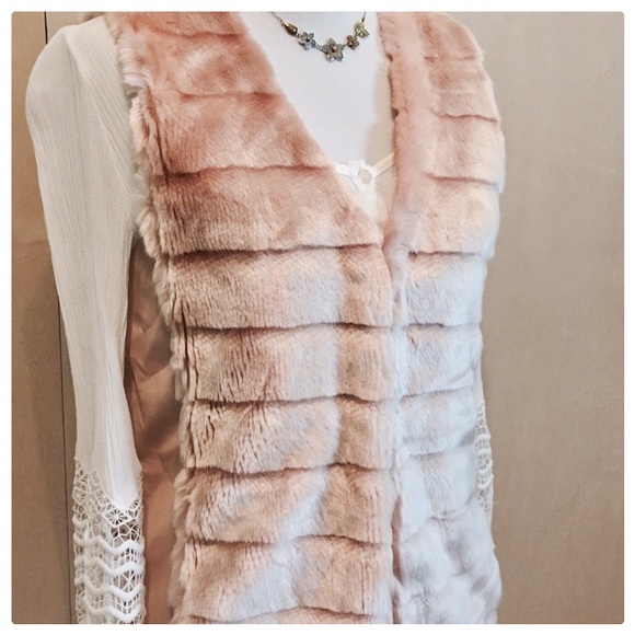 Peach Faux Fur Vest - Picture 2 of 7